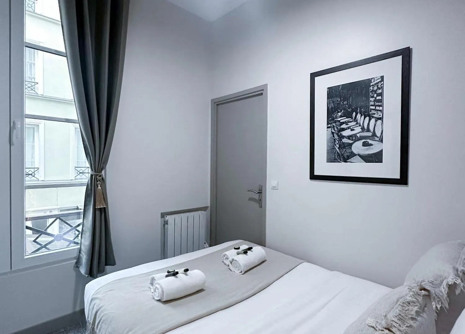 1630 - Champs Elysees Olympic Games 2024 Apartment Paris